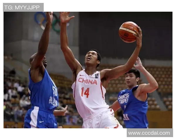 胡金秋：从青涩少年到篮球明星的成长之路与奋斗历程